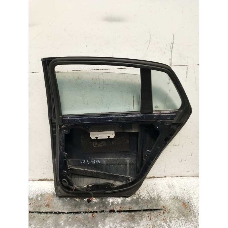 Recambio de puerta trasera derecha para volkswagen passat b5.5 (3b3) 1.9 tdi 4motion referencia OEM IAM VER FOTOS 4P 2001
