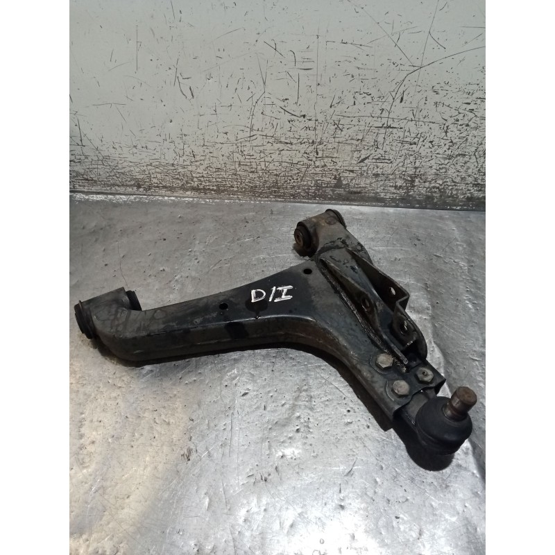 Recambio de brazo suspension inferior delantero izquierdo para ssangyong rodius i 2.7 xdi referencia OEM IAM   05
