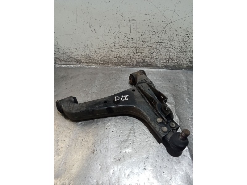 Recambio de brazo suspension inferior delantero izquierdo para ssangyong rodius i 2.7 xdi referencia OEM IAM   05