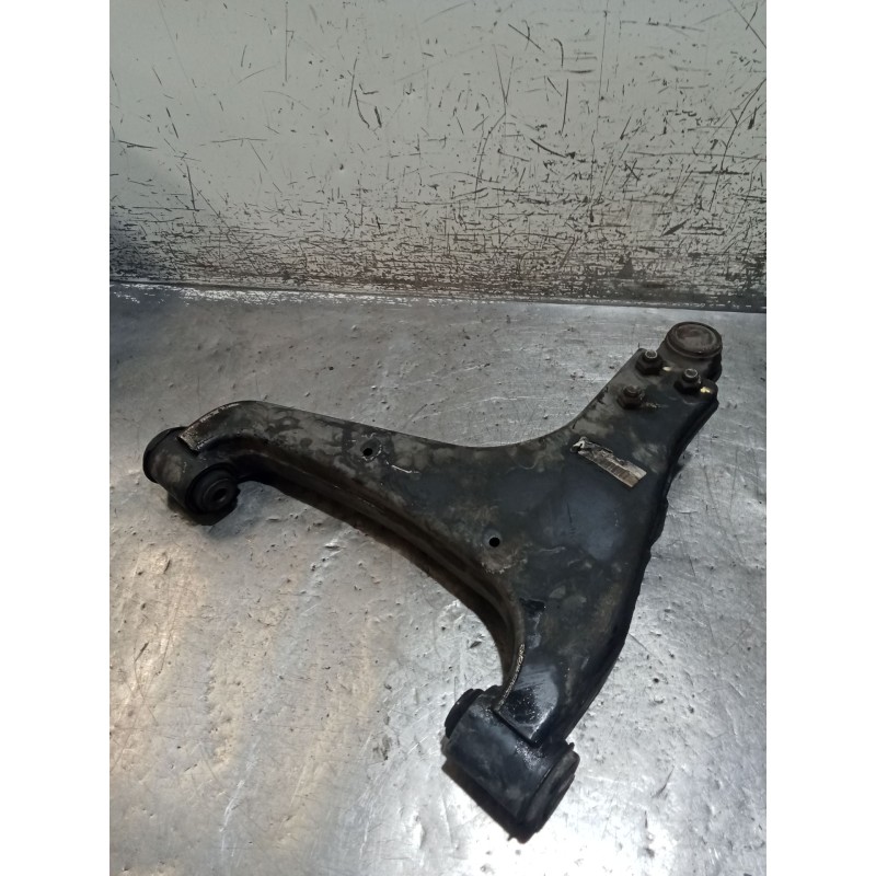 Recambio de brazo suspension inferior delantero izquierdo para ssangyong rodius i 2.7 xdi referencia OEM IAM   05