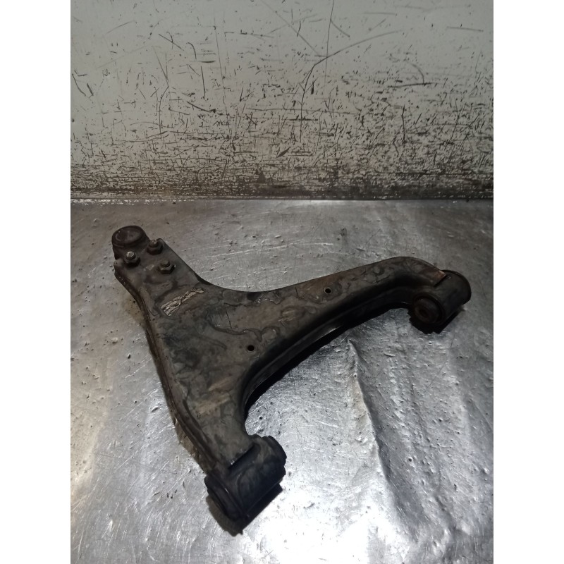 Recambio de brazo suspension inferior delantero derecho para ssangyong rodius i 2.7 xdi referencia OEM IAM   05