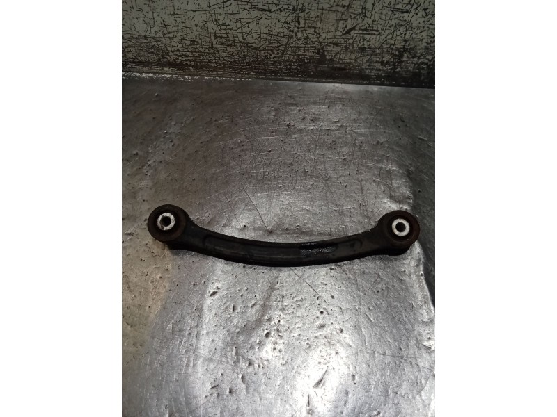 Recambio de brazo suspension superior trasero derecho para ssangyong rodius i 2.7 xdi referencia OEM IAM  POSTERIOR 05