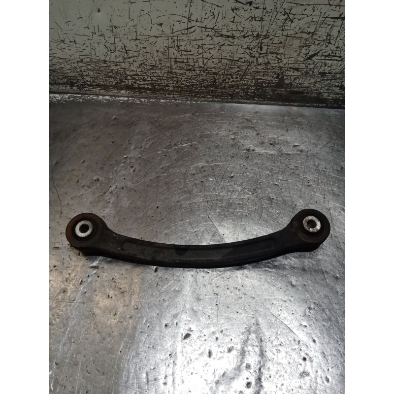 Recambio de brazo suspension superior trasero izquierdo para ssangyong rodius i 2.7 xdi referencia OEM IAM  POSTERIOR 05