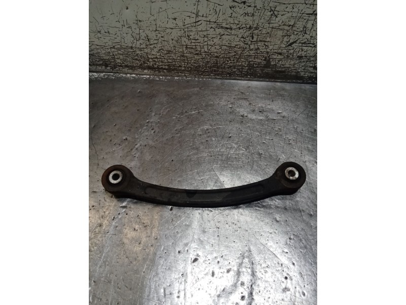Recambio de brazo suspension superior trasero izquierdo para ssangyong rodius i 2.7 xdi referencia OEM IAM  POSTERIOR 05