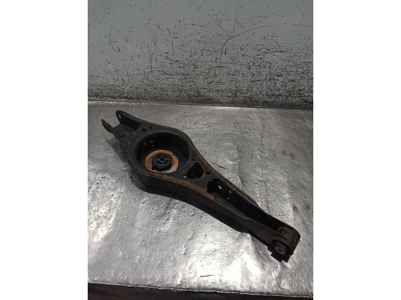 Recambio de brazo suspension superior trasero derecho para seat leon (1p1) 1.6 referencia OEM IAM  POSTERIOR 02