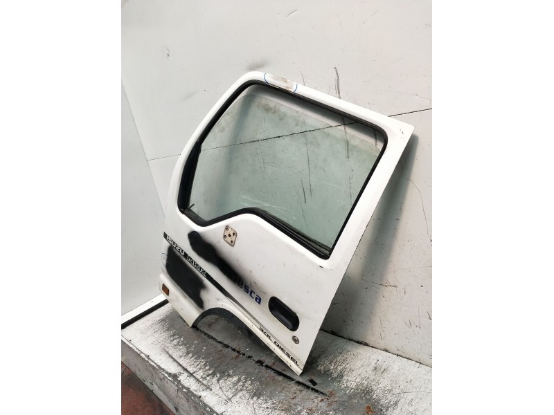 Recambio de puerta delantera izquierda para isuzu nkr77 nkr 85e2 referencia OEM IAM VER FOTOS 2P 2007
