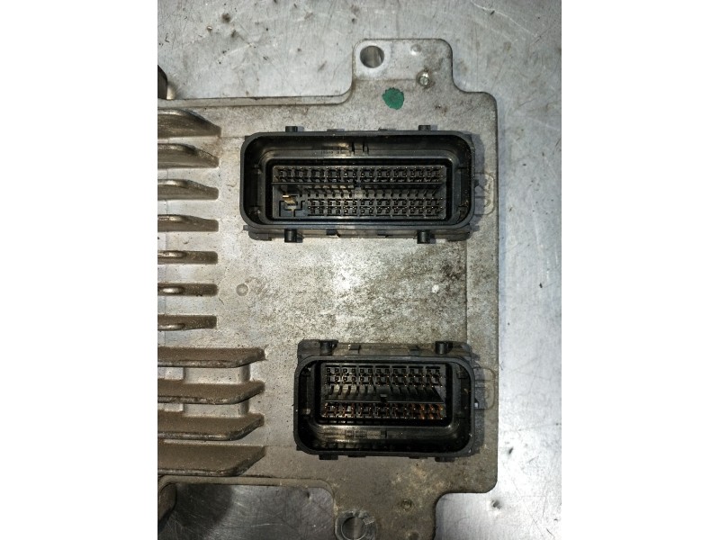 Recambio de centralita motor uce para opel astra j (p10) 1.6 (68) referencia OEM IAM 12634556 86AAFZ54918300HJ 2010