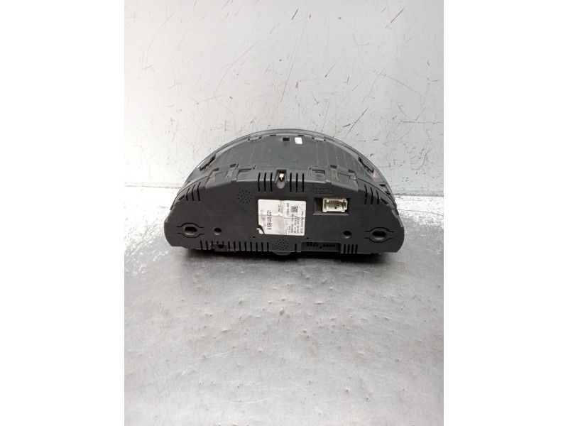 Recambio de cuadro instrumentos para mercedes-benz vito combi 06.2003 referencia OEM IAM A6394464321 102681055 82915678
