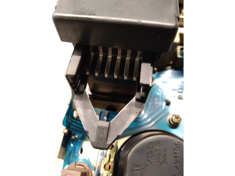 Recambio de cuadro instrumentos para audi 100 berlina (443) básico referencia OEM IAM 443919033CG  