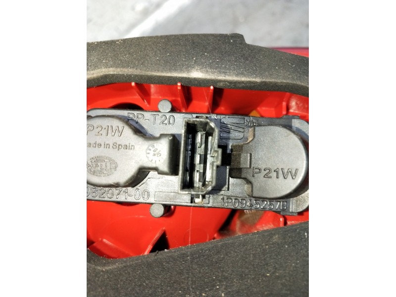 Recambio de piloto trasero izquierdo para seat leon (1p1) 1.6 referencia OEM IAM 1P0945111C 89504097 2005