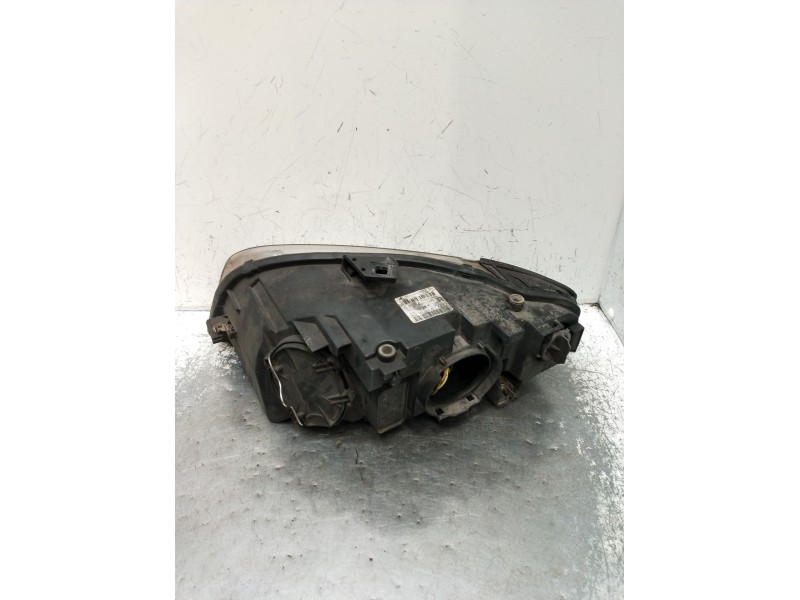 Recambio de faro derecho para audi a4 b7 (8ec) 2.0 tdi 16v referencia OEM IAM 0301219202 8E0941004AJ 2005