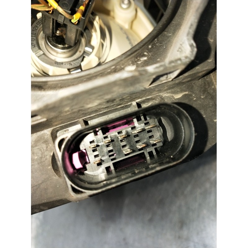 Recambio de faro derecho para audi a4 b7 (8ec) 2.0 tdi 16v referencia OEM IAM 0301219202 8E0941004AJ 2005
