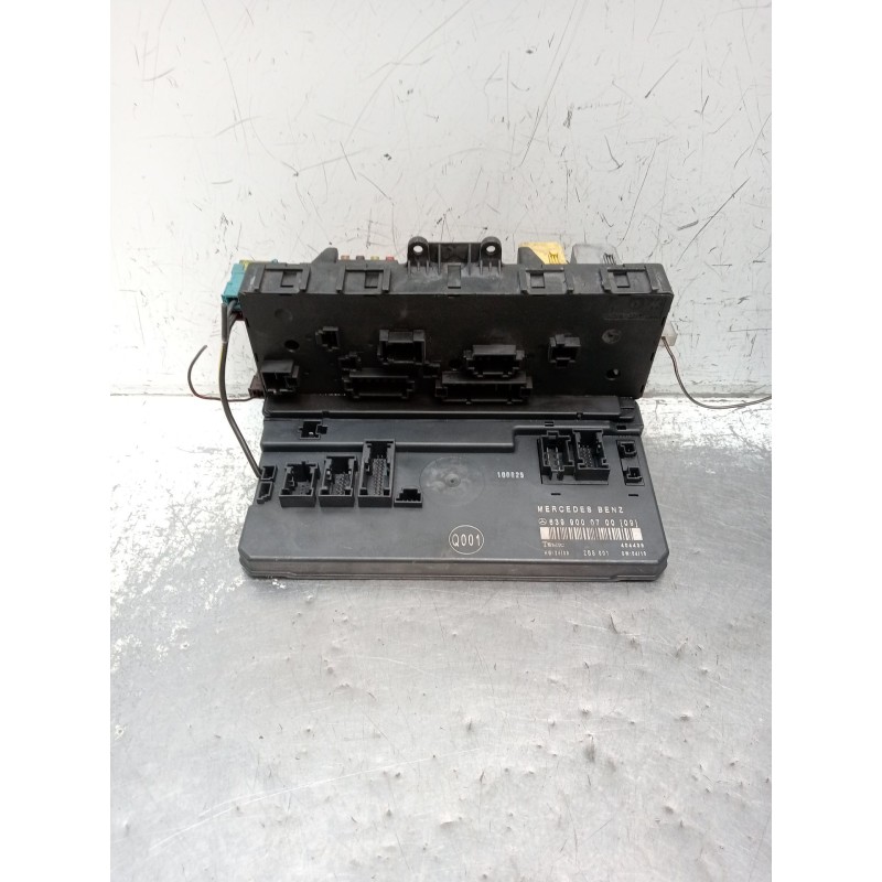 Recambio de caja reles / fusibles para mercedes-benz viano (w639) cdi 2.2 (639.711, 639.713) referencia OEM IAM 6399000700  