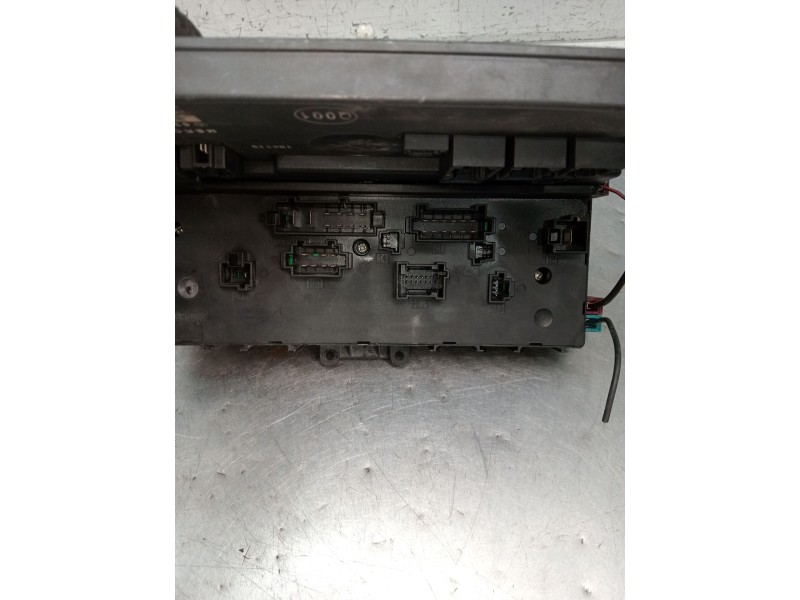 Recambio de caja reles / fusibles para mercedes-benz viano (w639) cdi 2.2 (639.711, 639.713) referencia OEM IAM 6399000700  