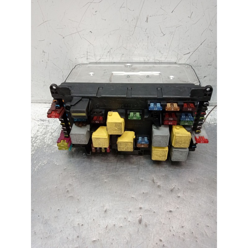 Recambio de caja reles / fusibles para mercedes-benz viano (w639) cdi 2.2 (639.711, 639.713) referencia OEM IAM 6399000700  