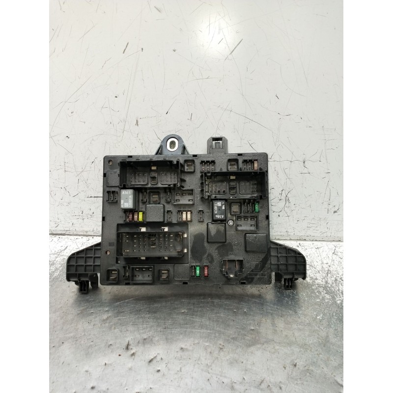 Recambio de caja reles / fusibles para opel astra j (p10) 1.6 (68) referencia OEM IAM 365927271 1110021AA 2010