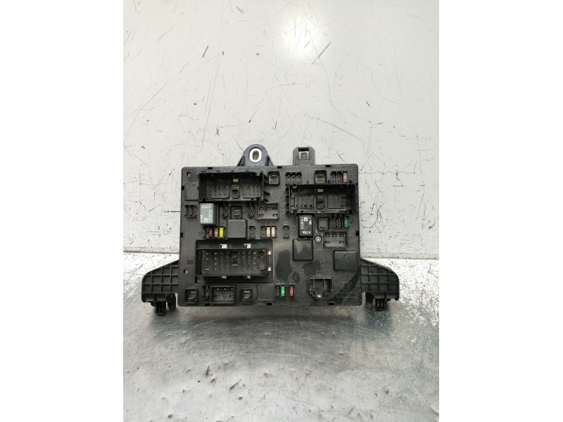 Recambio de caja reles / fusibles para opel astra j (p10) 1.6 (68) referencia OEM IAM 365927271 1110021AA 2010