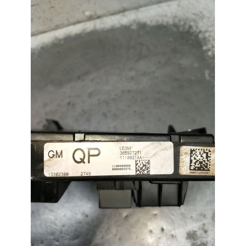 Recambio de caja reles / fusibles para opel astra j (p10) 1.6 (68) referencia OEM IAM 365927271 1110021AA 2010
