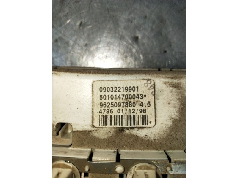 Recambio de pantalla multifuncion para peugeot 206 hatchback (2a/c) 1.9 d referencia OEM IAM 09032219901 501014700043 1998