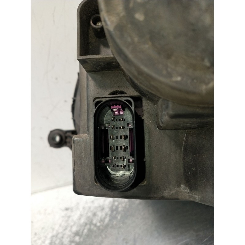 Recambio de faro derecho para volkswagen golf v (1k1) 2.0 tdi referencia OEM IAM 0301212272 1307329090 XENON 2003