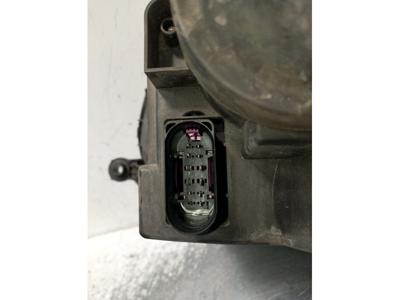 Recambio de faro derecho para volkswagen golf v (1k1) 2.0 tdi referencia OEM IAM 0301212272 1307329090 XENON 2003