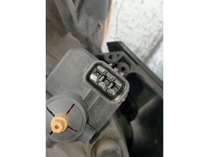 Recambio de faro derecho para honda fr-v (be) 2.2 i ctdi (be5) referencia OEM IAM W3T13072  