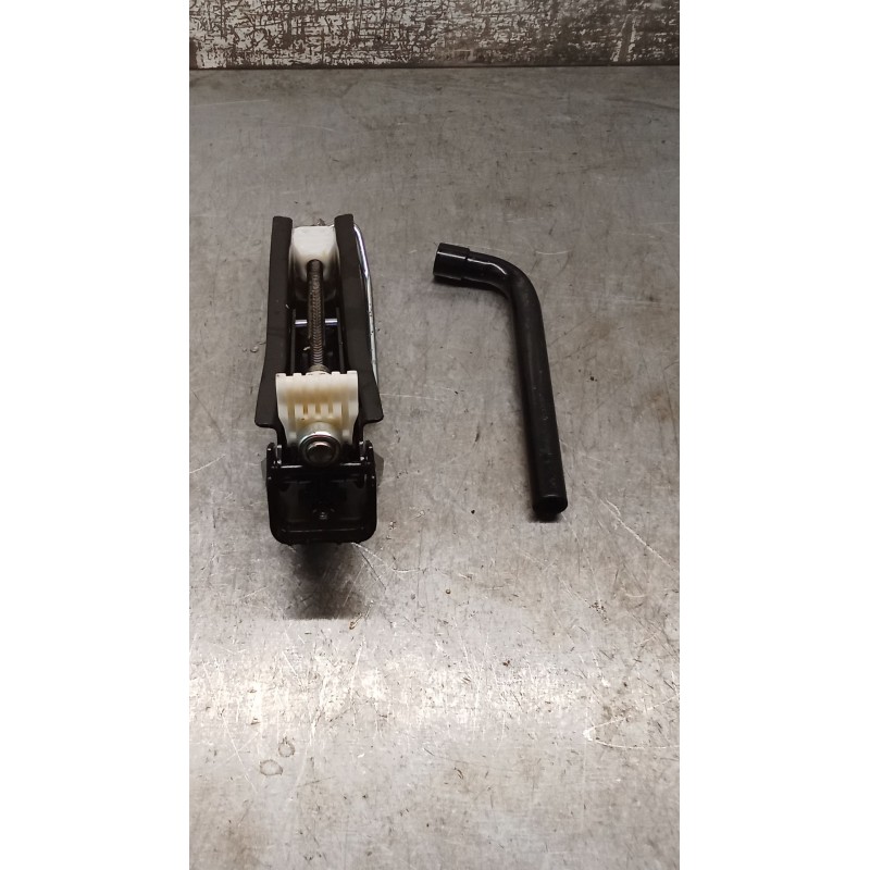 Recambio de gato para renault clio iii (br0/1, cr0/1) 1.2 16v (br02, br0j, br11, cr02, cr0j, cr11) referencia OEM IAM 8200682541