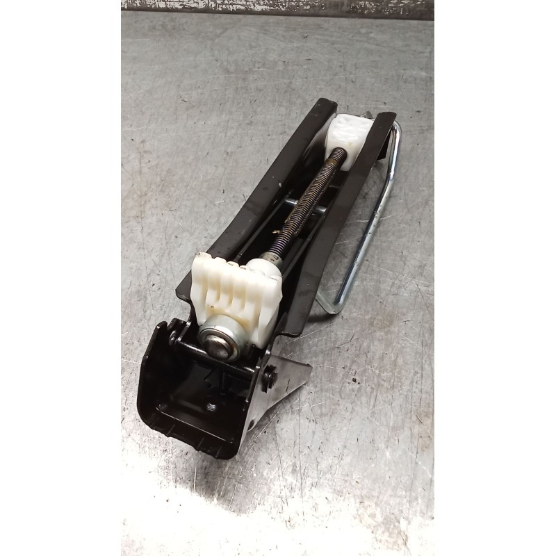 Recambio de gato para renault clio iii (br0/1, cr0/1) 1.2 16v (br02, br0j, br11, cr02, cr0j, cr11) referencia OEM IAM 8200682541