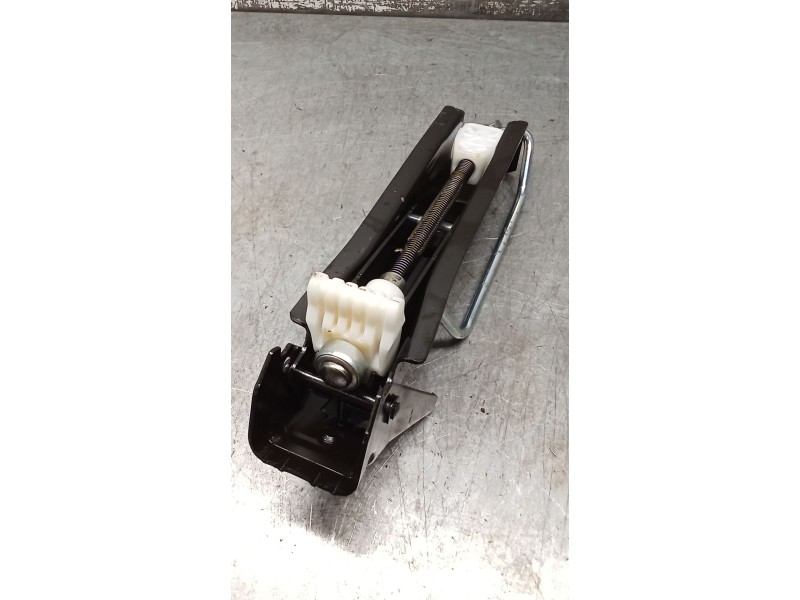Recambio de gato para renault clio iii (br0/1, cr0/1) 1.2 16v (br02, br0j, br11, cr02, cr0j, cr11) referencia OEM IAM 8200682541