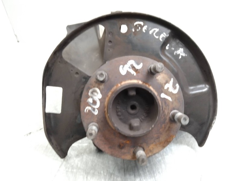 Recambio de mangueta delantera derecha para nissan serena (c23m) 2.0 slx diesel referencia OEM IAM   