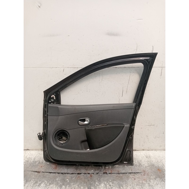 Recambio de puerta delantera derecha para renault clio iii (br0/1, cr0/1) 1.2 16v (br02, br0j, br11, cr02, cr0j, cr11) referenci