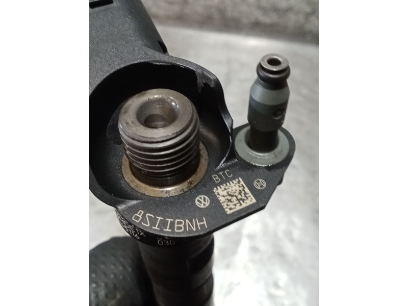 Recambio de inyector para seat exeo st (3r5) 2.0 tdi referencia OEM IAM 0445116030 03L130277 BOSCH