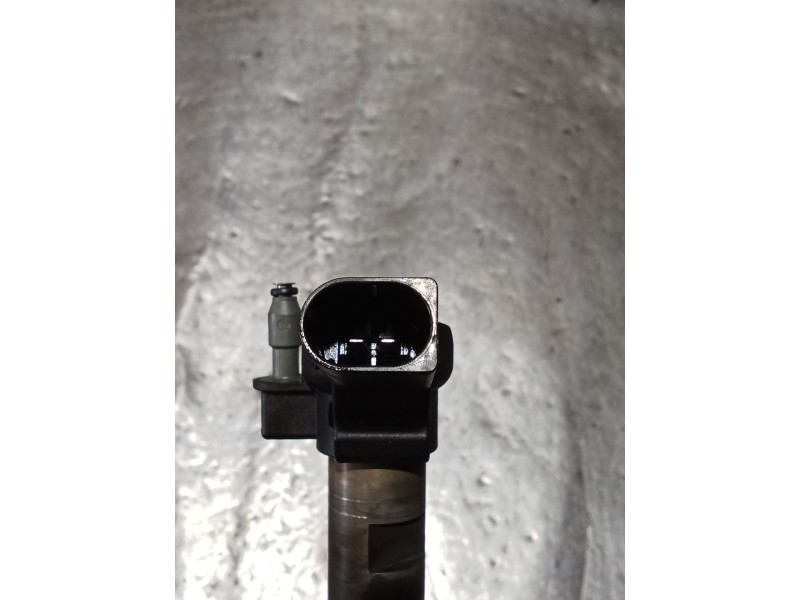 Recambio de inyector para seat exeo st (3r5) 2.0 tdi referencia OEM IAM 0445116030 03L130277 BOSCH