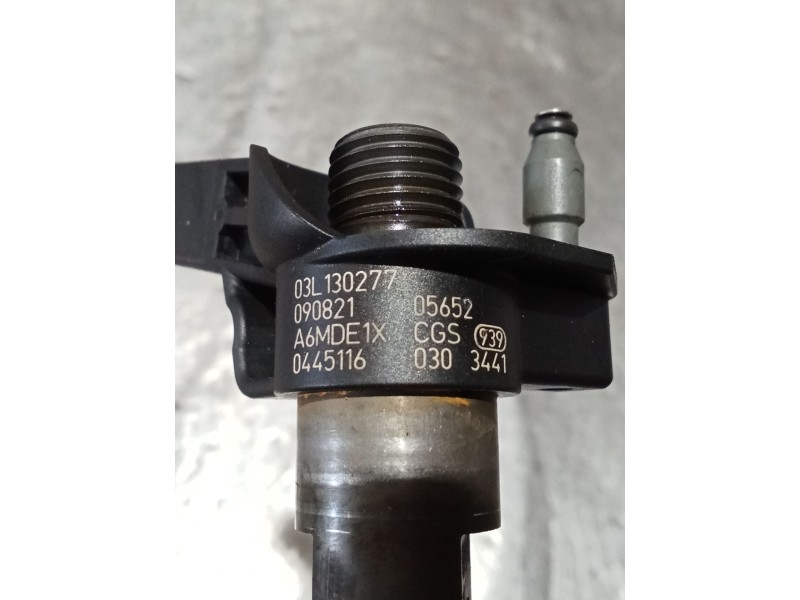 Recambio de inyector para seat exeo st (3r5) 2.0 tdi referencia OEM IAM 0445116030 03L130277 BOSCH