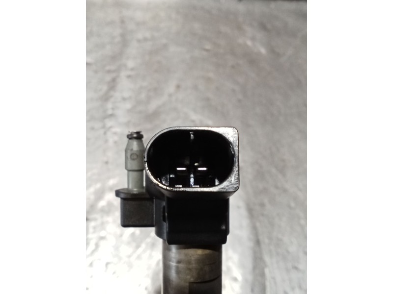 Recambio de inyector para seat exeo st (3r5) 2.0 tdi referencia OEM IAM 0445116030 03L130277 BOSCH