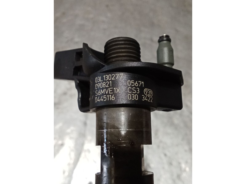 Recambio de inyector para seat exeo st (3r5) 2.0 tdi referencia OEM IAM 0445116030 03L130277 BOSCH