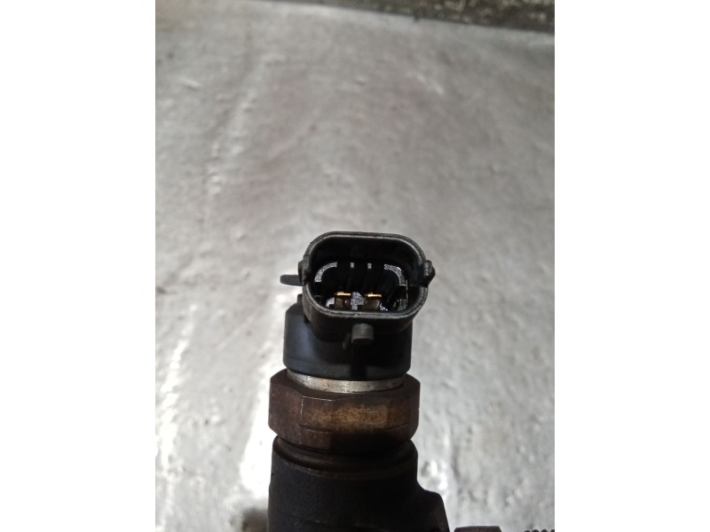 Recambio de inyector para peugeot 207/207+ (wa_, wc_) 1.6 hdi referencia OEM IAM 0445110340 870692 BOSCH