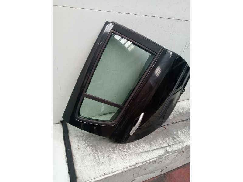 Recambio de puerta trasera derecha para renault clio iii (br0/1, cr0/1) 1.2 16v (br02, br0j, br11, cr02, cr0j, cr11) referencia 