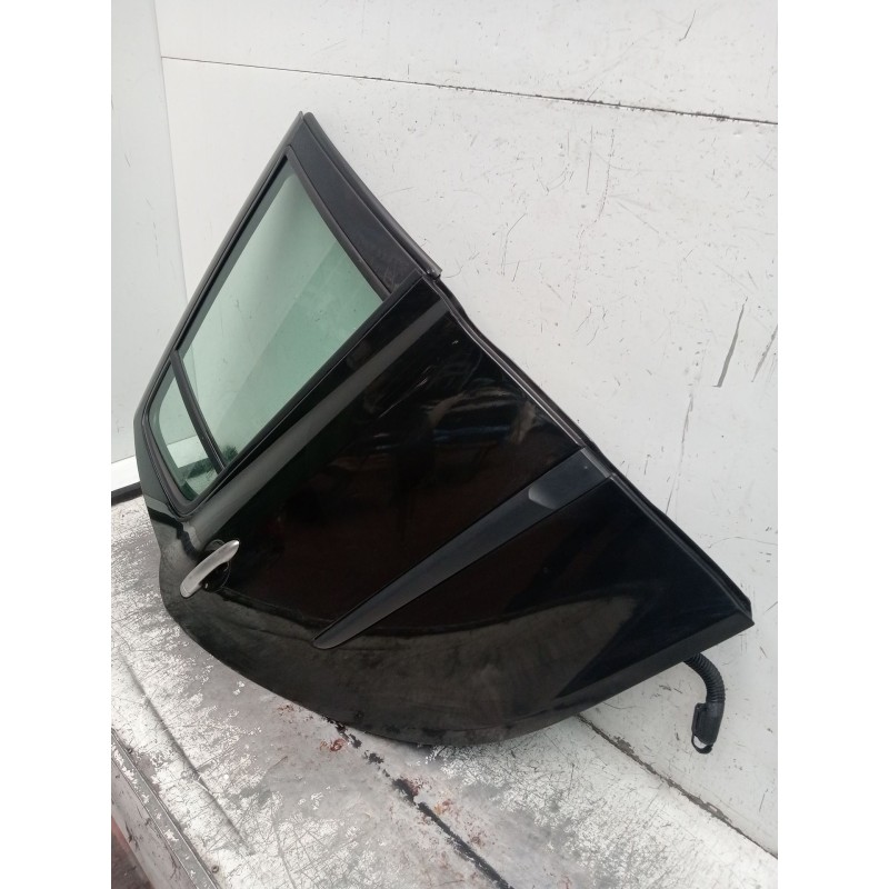 Recambio de puerta trasera derecha para renault clio iii (br0/1, cr0/1) 1.2 16v (br02, br0j, br11, cr02, cr0j, cr11) referencia 