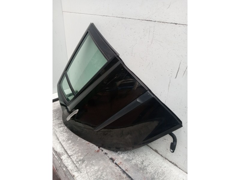 Recambio de puerta trasera derecha para renault clio iii (br0/1, cr0/1) 1.2 16v (br02, br0j, br11, cr02, cr0j, cr11) referencia 