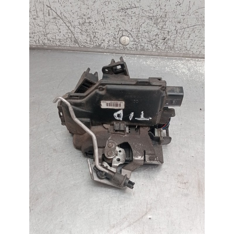 Recambio de motor cierre centralizado trasero derecho para audi a6 c5 (4b2, 4b4) 2.5 tdi referencia OEM IAM  5P 2001