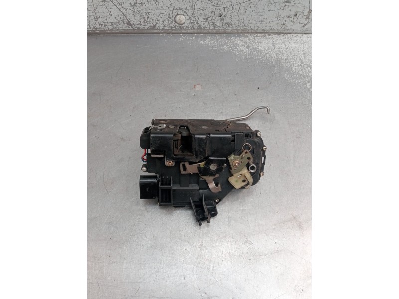 Recambio de motor cierre centralizado delantero izquierdo para audi a6 c5 (4b2, 4b4) 2.5 tdi referencia OEM IAM  5P 2001
