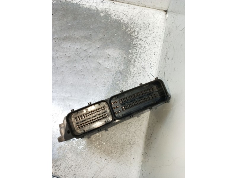 Recambio de centralita motor uce para opel insignia a sports tourer (g09) 2.0 cdti (35) referencia OEM IAM 0281017105 55576906 1