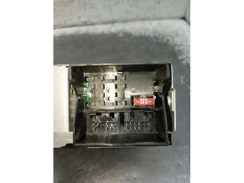 Recambio de sistema audio / radio cd para citroën c3 i (fc_, fn_) 1.4 hdi referencia OEM IAM 96639793XT A2C53220044 2006