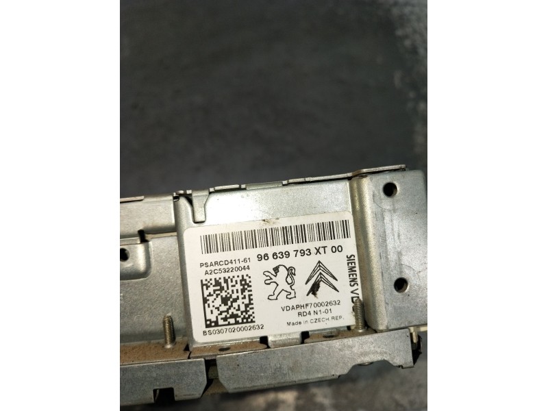 Recambio de sistema audio / radio cd para citroën c3 i (fc_, fn_) 1.4 hdi referencia OEM IAM 96639793XT A2C53220044 2006