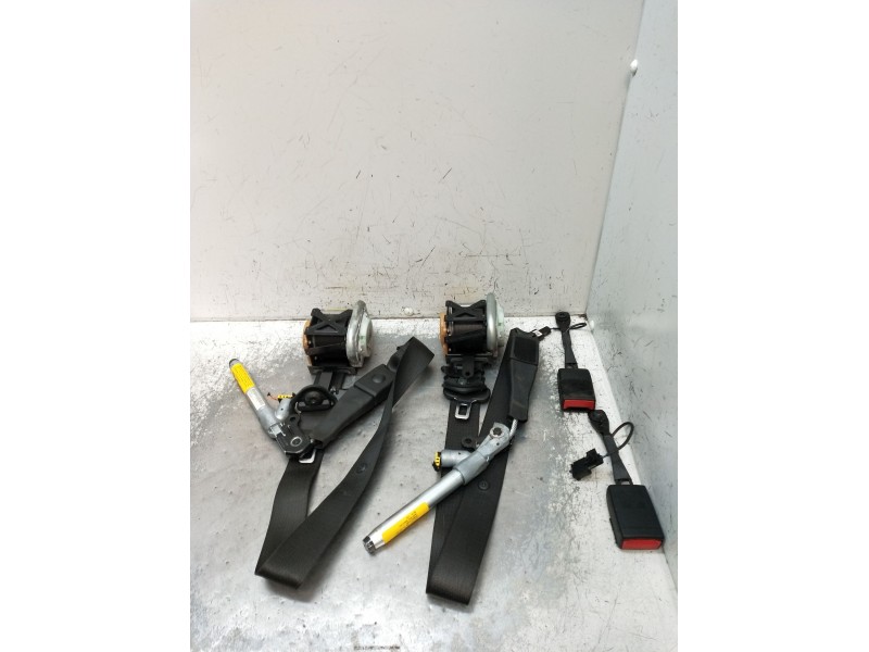 Recambio de juego cinturones delantero para opel insignia a sports tourer (g09) 2.0 cdti (35) referencia OEM IAM  5P 2008