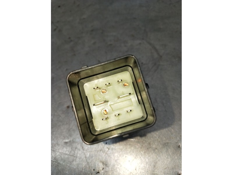 Recambio de caja precalentamiento para citroën c3 i (fc_, fn_) 1.4 hdi referencia OEM IAM 9640469680 51252002 2006