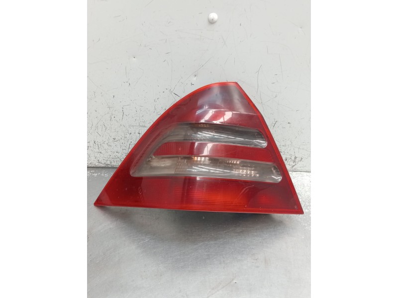 Recambio de piloto trasero izquierdo para mercedes-benz clase c (w203) c 270 cdi (203.016) referencia OEM IAM   2000