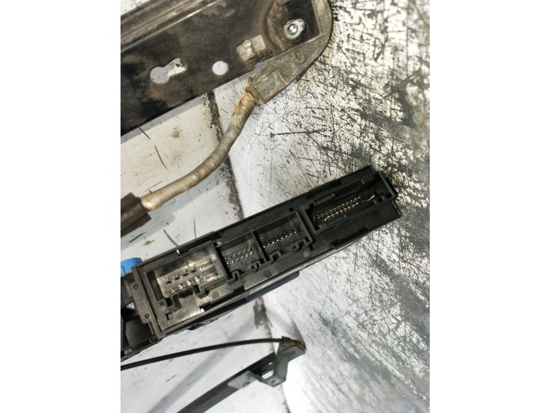 Recambio de elevalunas trasero izquierdo para seat exeo st (3r5) 2.0 tdi referencia OEM IAM 8E1959801H 5P 2008