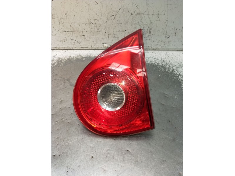 Recambio de piloto trasero derecho interior para volkswagen golf v (1k1) 2.0 tdi referencia OEM IAM 1K6945094E  2003